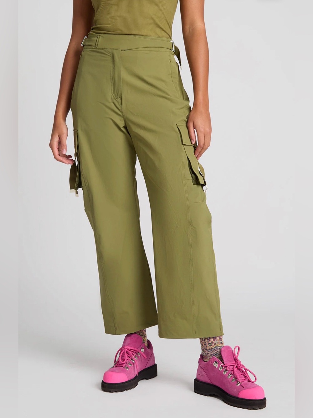 SENIQ Trailmix Cargo Pants Size M NWT